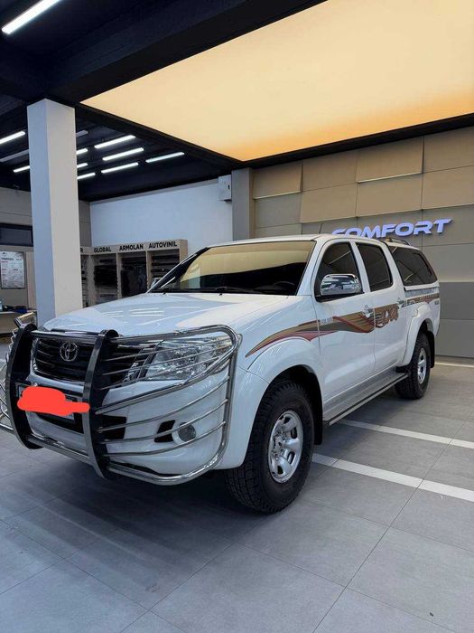 Toyota Hilux 2015 — 2