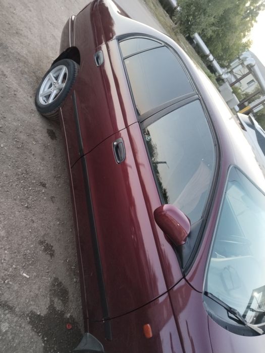 Продам toyota carina e