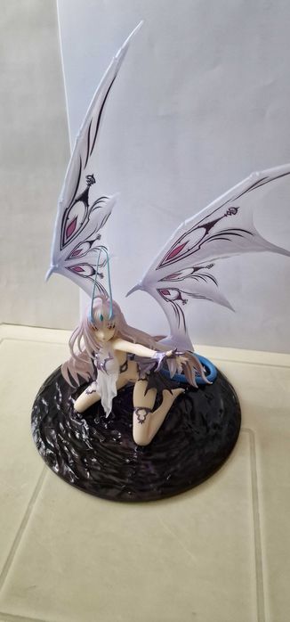 Коллекционная аниме фигурка.