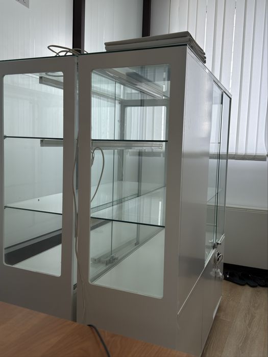 Продаются витрины