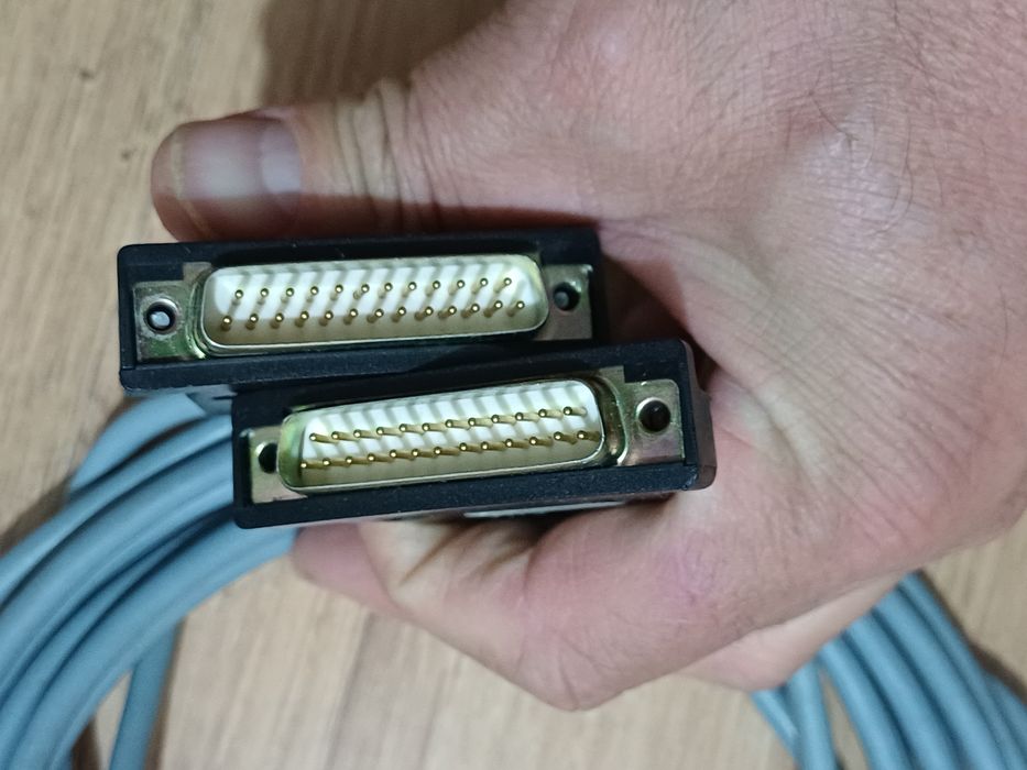 Cablu paralel tata - tata de calitate foarte buna. Are 3 M

#8