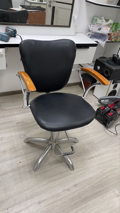 Кресло для парикмахерских