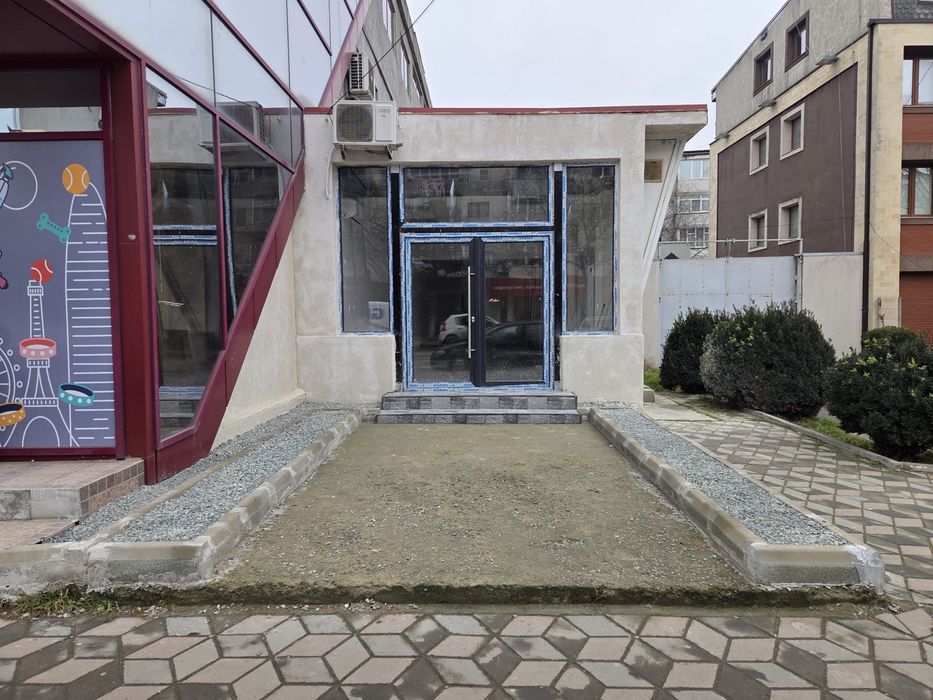 Închiriez spatiu comercial 120 mp2