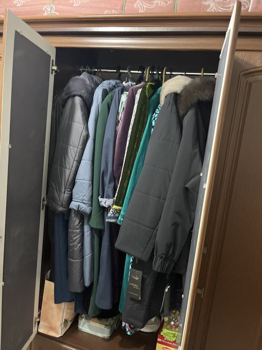 Продам шифоньер для спальной комнаты