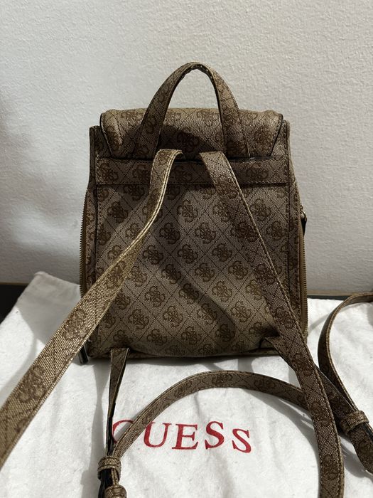 Малки чанти GUESS
