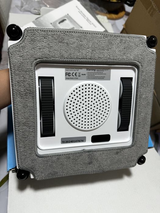 Робот для мойки окон, витражей.