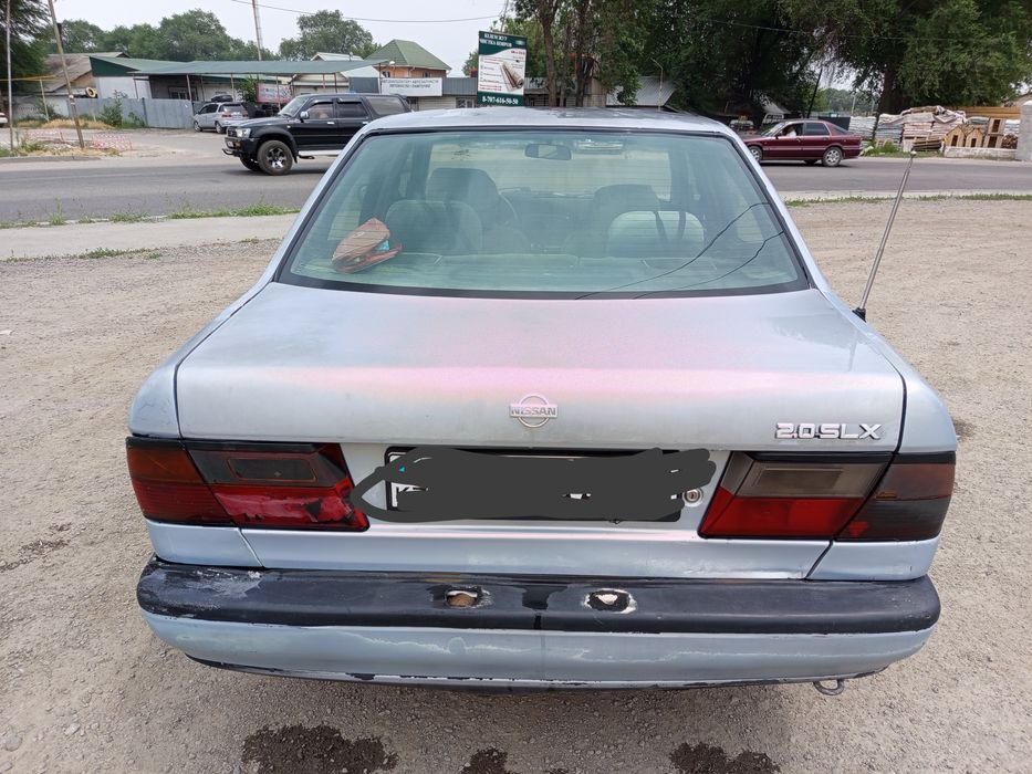 Ниссан примера 1992г.