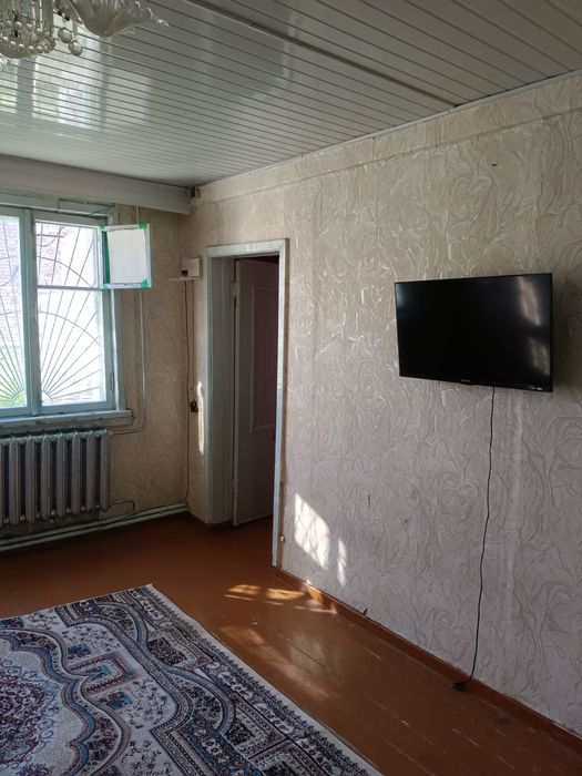 Metroni oldida 5 bekat derevyashka 2 hona ijaraga beriladi