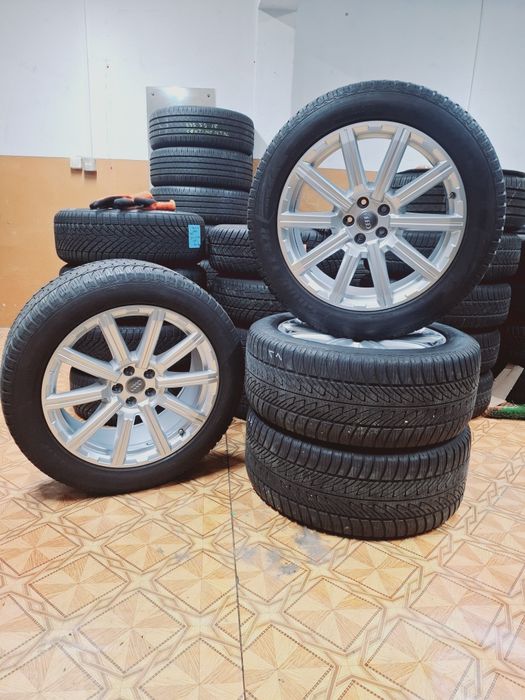 Roti r20 Originale Audi Q7 4M  5x112 285 45 20
Cu anvelope 285 45 20 g