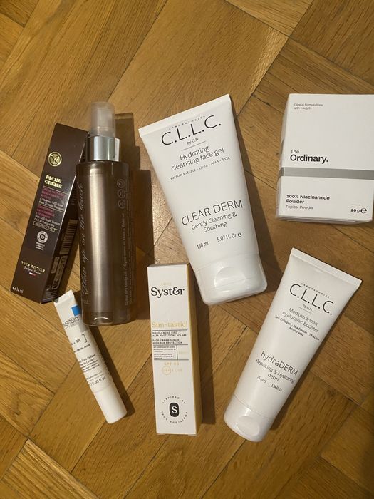 Различни видове козметика