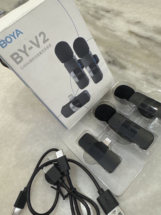 Петличка-Микрофон Boya BY-V2 Lightning черный