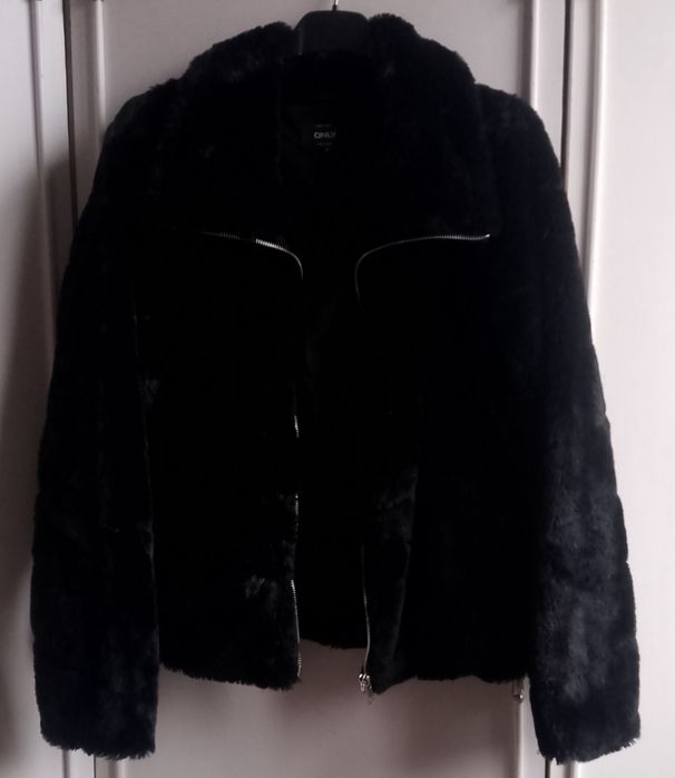 Дамско  късо палто