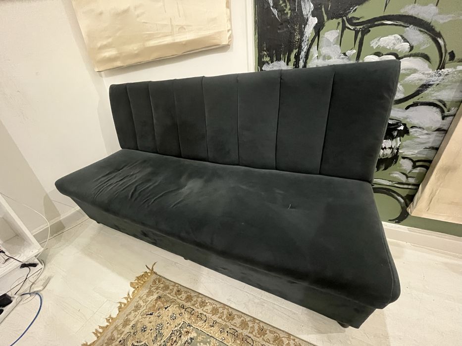 Диван  темно зеленый цвет