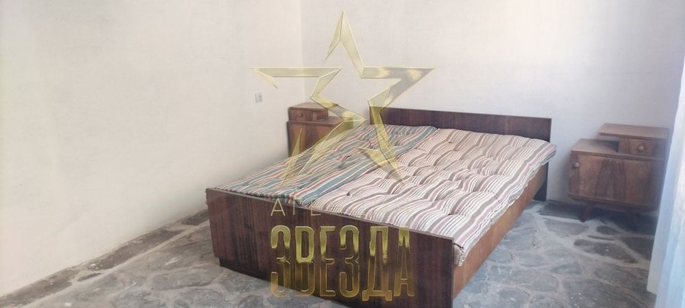 **Къща с двор и гараж в Кършияка!**