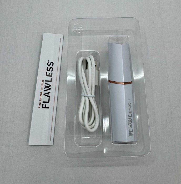 Trimmer facial pentru femei Finishing Touch Flawless Face, alb