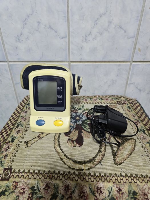 Продам Тонометр,в хорошем состоянии.