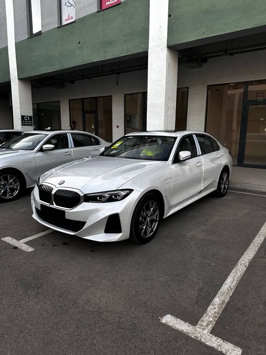 Bmw i3, 35L  OQ va Qora ranglar