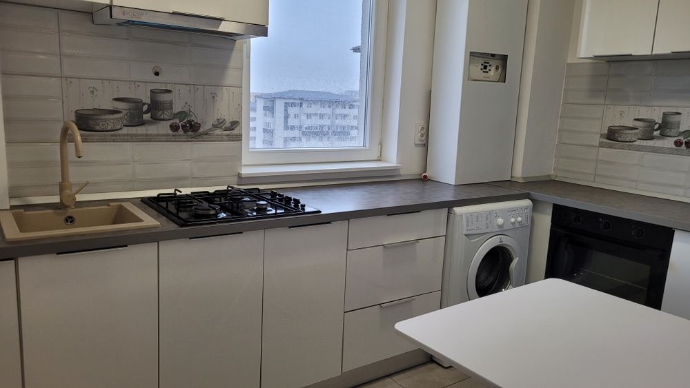 Proprietar, inchiriez garaoniera