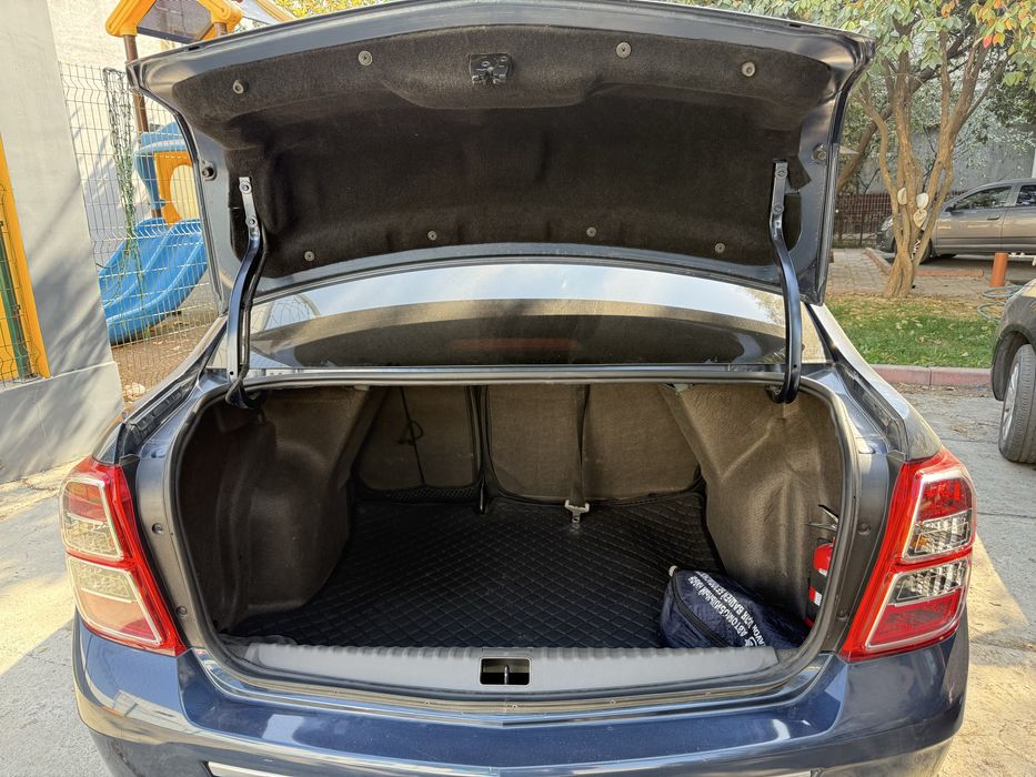 СВОЙ Кобальт 2023 года в хорошем состоянии