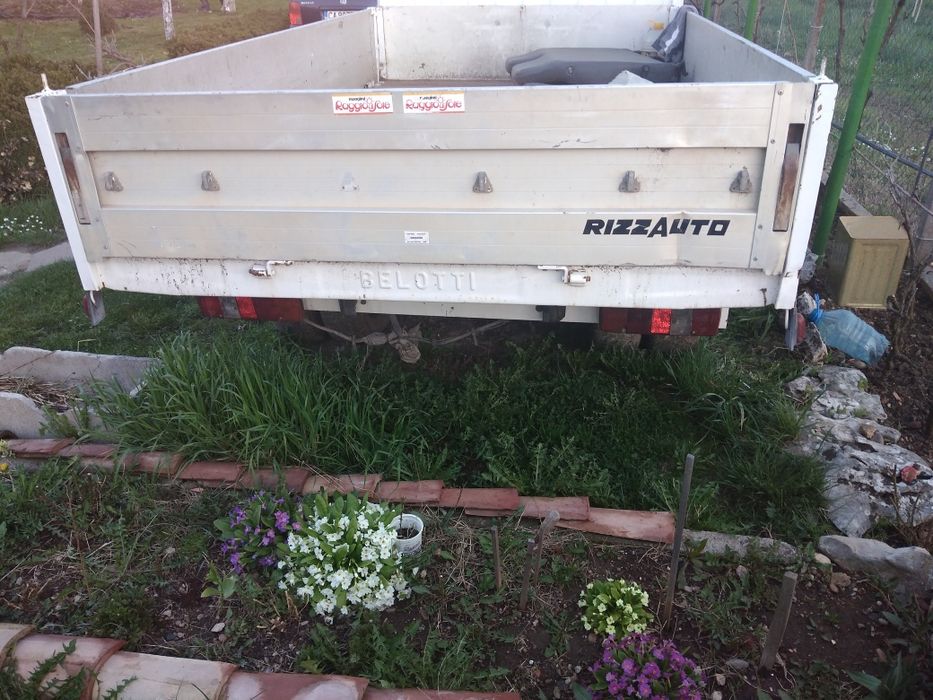 Продавам Нисан трейд на части