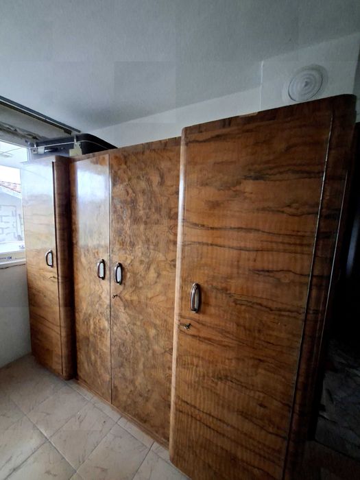 Старинен четирикрилен гардероб ,  комплект с тоалетка и огледало