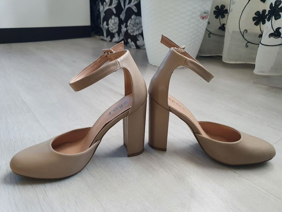 Pantofi Poema mărimea 36