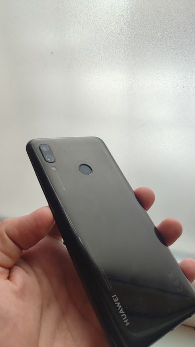 Huawei P smart 2019 3гб/32гб