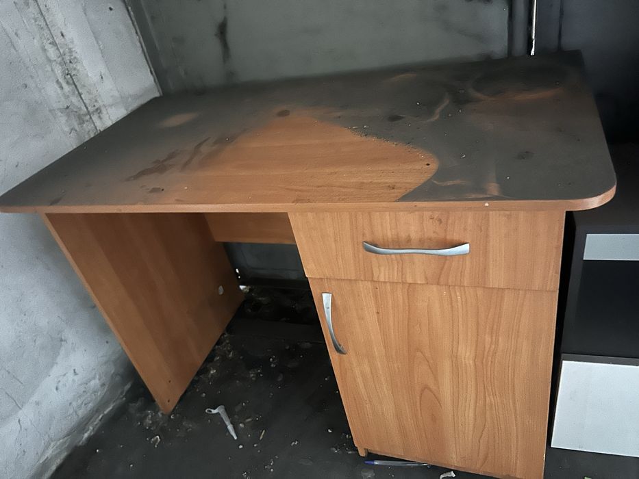 Продам письменный стол