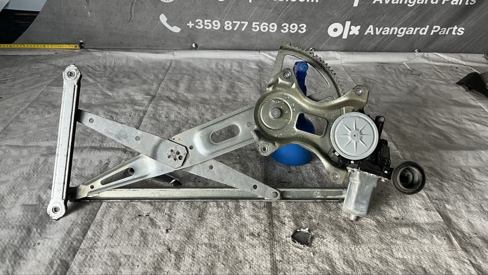 Toyota RAV4 2015- заден ляв стъклоповдигач