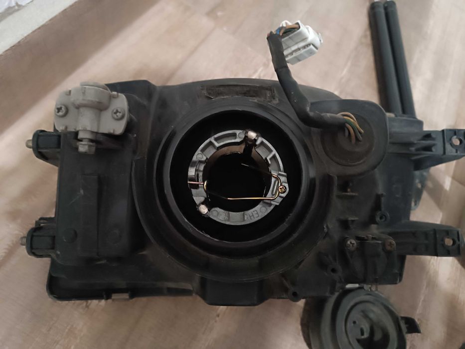 Фарове и габарити за Mitusbishi Space runner 1996