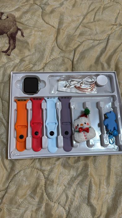 Продам телефон с часами в комплекте