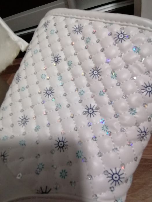 Продам зимные белые сапоги