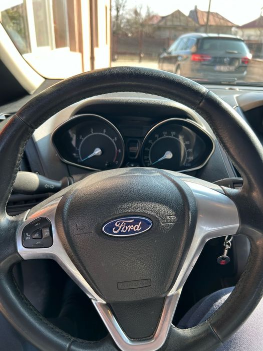 Vand Ford B-Max 2013