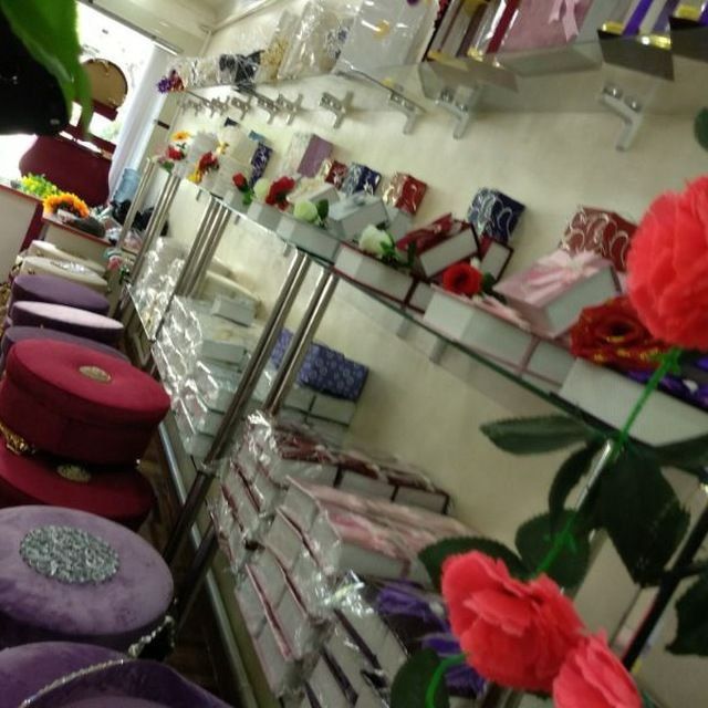 Sarpo qutilari srochna SOTILADI !