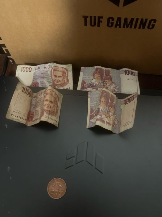Vand monede si bani din hartie vechi