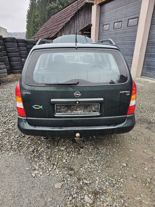 -Vând opel astra