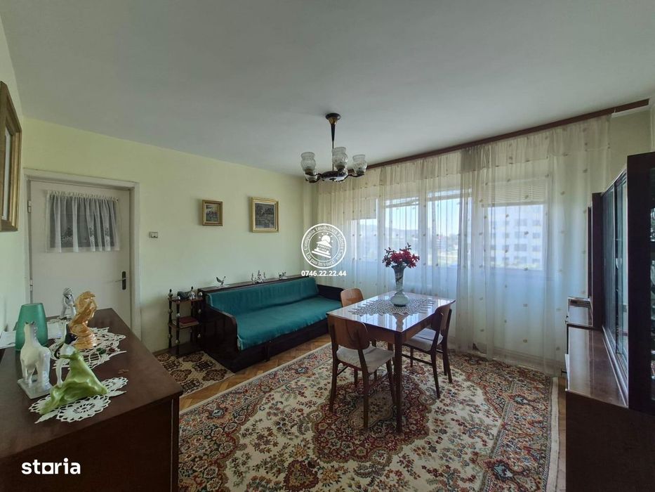 Apartamen 3 camere de vanzare, semidecomandat, etaj intermediar - Podu — fotografia 3