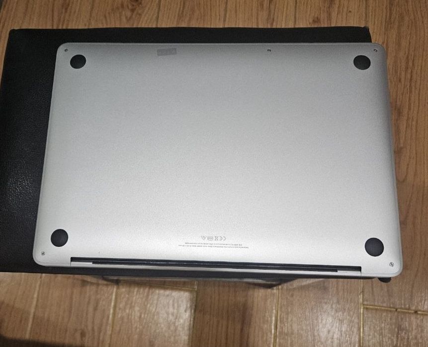 Macbook pro m1 sotiladi