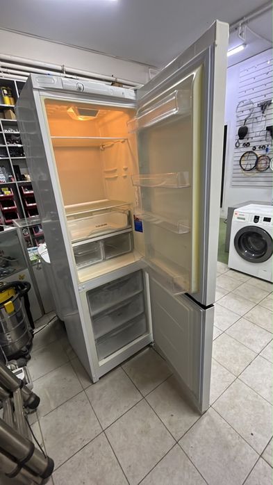Продам холодильник Индезит