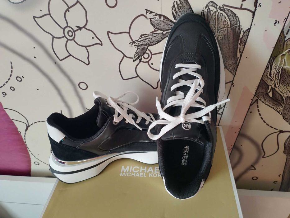 Нови оригинални сникърси MICHAEL KORS (МАЙКЪЛ КОРС)-41 номер