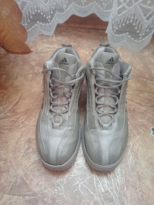 Кроссовки Адидас