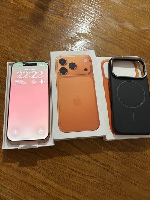 Iphone 17 pro Orange Cosmic