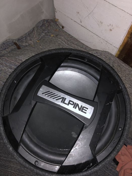 Subwoofer si statie