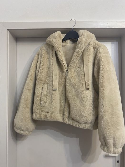 Късо пухено яке.