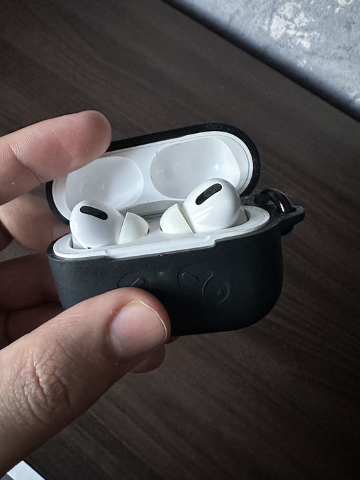 Аирподс Про хорошое состояние