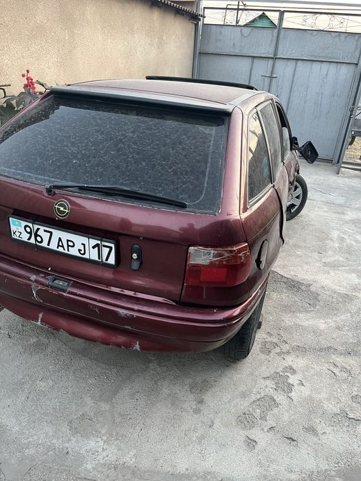 Продам машину опель астра