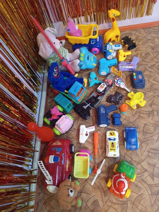 На продажу ИГРУШКА за все 3000 .