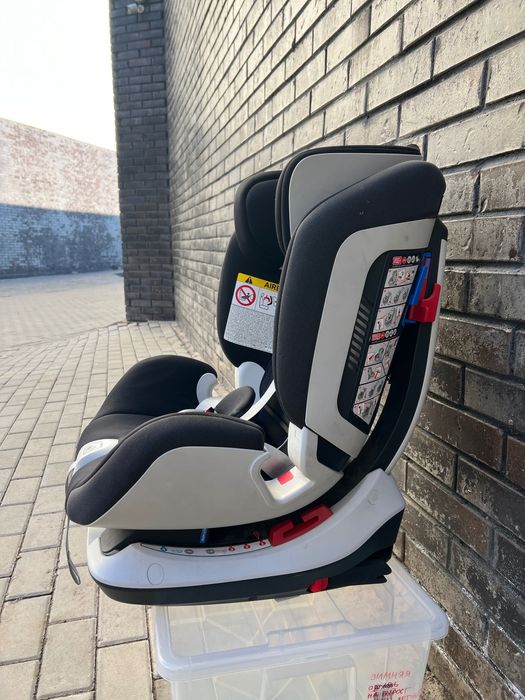 Детское автокресло Chicco