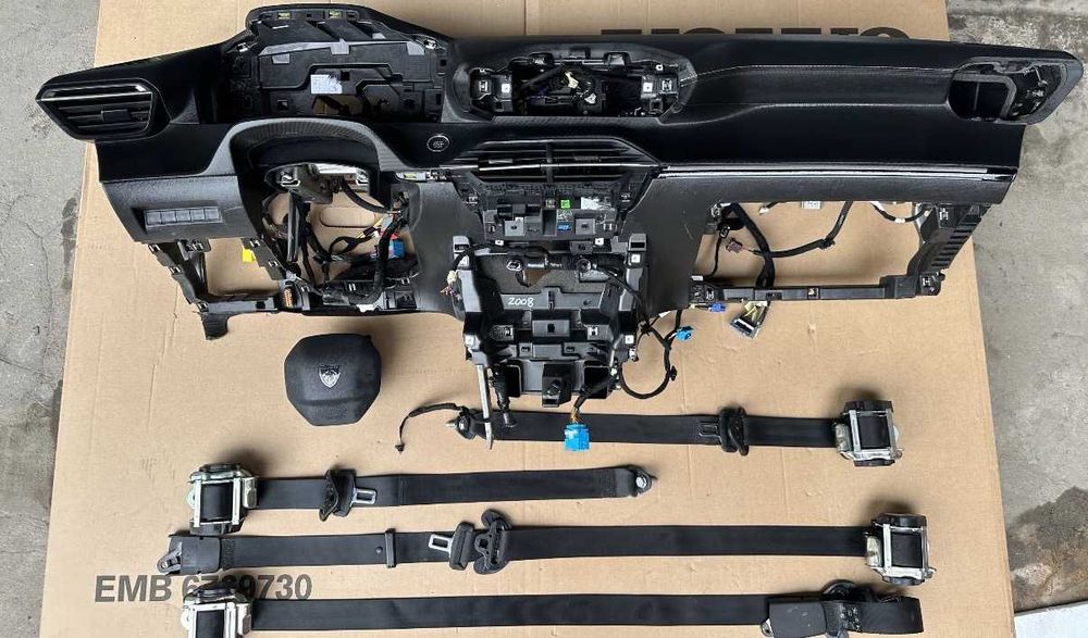 Арматурно табло аирбег колани airbag Peugeot 2008 II Lift 208 II lift