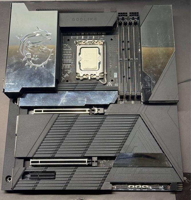 Жуда хам камёб моделдаги плата (янгиси 1300+)